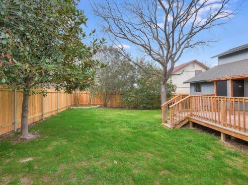 8114 Cache Dr, Austin TX  78749-3824 exterior