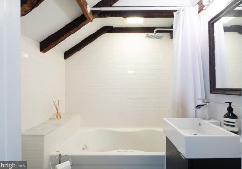 336 24th St, Philadelphia PA  19103-6431 exterior