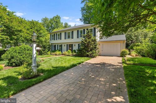 7304 Idylwood Ct, Falls Church, VA 22043-1528