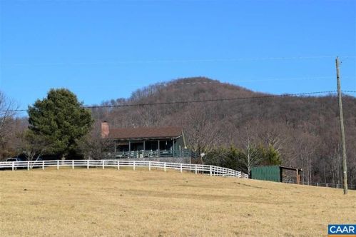 162 Gun Mountain Dr, Monroe, VA 24574-2300