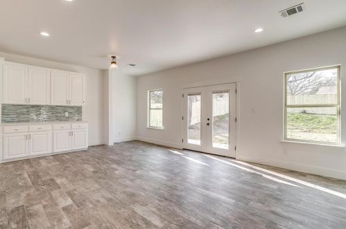 209 Lochness Ln, Fort Worth TX  76126-3212 exterior