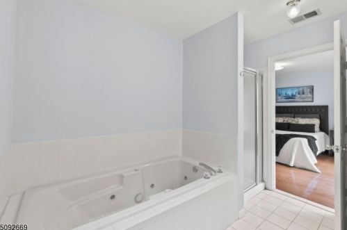 5 Garfield Way, Princeton NJ  08540-1669 exterior