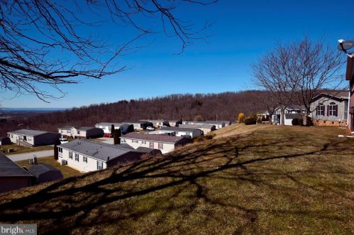 50 Raptor Dr, Hanover PA 17331-8158 exterior