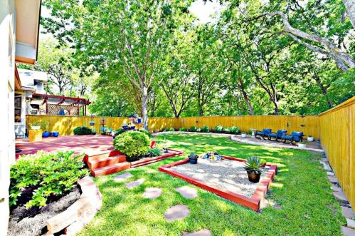 1011 Briargate Dr, Austin TX  78753-2048 exterior