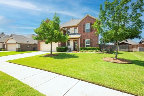 1118 Masquerade Dr, Midlothian, TX 76065-7807