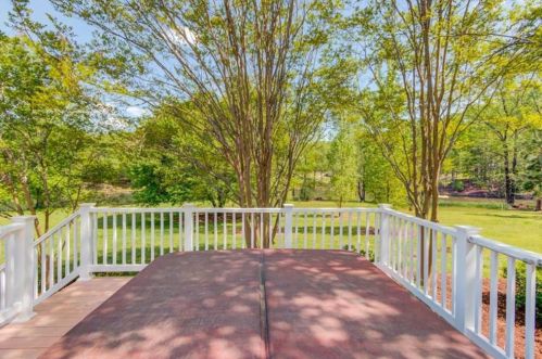 1126 Shoreline Dr, Jefferson GA  30549-2142 exterior