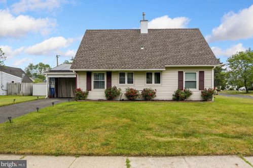 105 Bayberry Ln, Willingboro, NJ 08046-1609