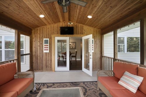 8009 Greenbriar Ln, Saint Paul MN  55125-8472 exterior