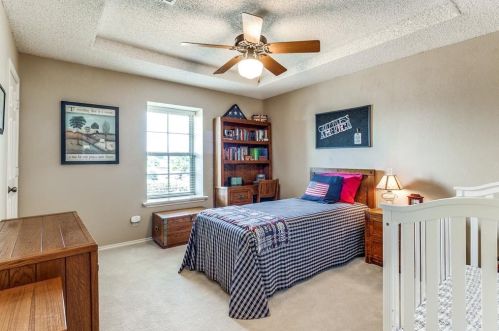 2101 Nob Hl, Carrollton TX 75006-2822 exterior