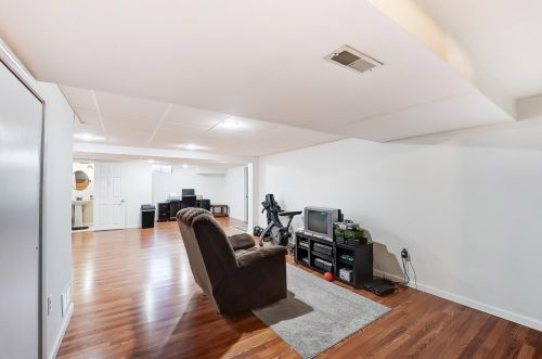 4052 Harris Ln, Springfield OH  45503-6458 exterior