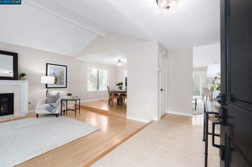 11915 Vomac Rd, Pleasanton, CA 94568-1050