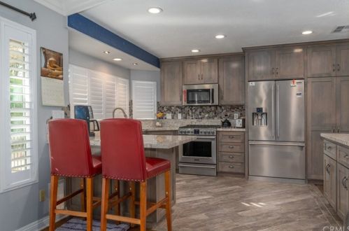 6309 Westview Dr, Riverside CA  92506-5325 exterior