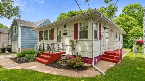 1504 Valley Rd, Rahway, NJ 07065-2025