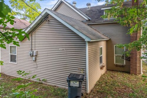 220 Belvidere St, Saint Paul MN  55107-3140 exterior