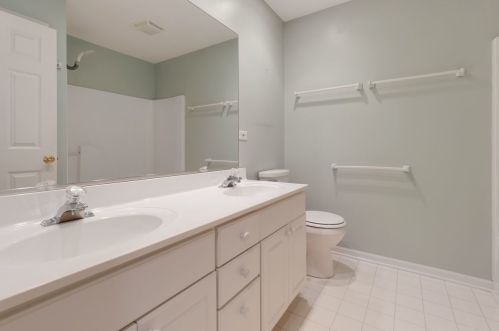 204 Julie Ln, Pingree Grove IL  60140-8379 exterior