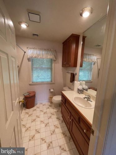 112 Bentley Ln, Lancaster PA  17603-6223 exterior