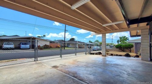 1376 Uila St, Honolulu HI  96818-1940 exterior