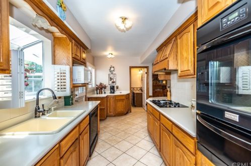 1851 Random Dr, Anaheim, CA 92804-2664
