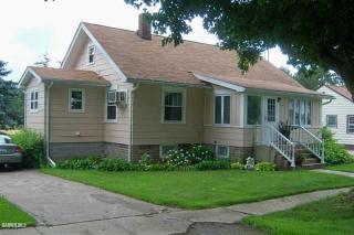 305 2nd St, Chadwick, IL 61014-9388