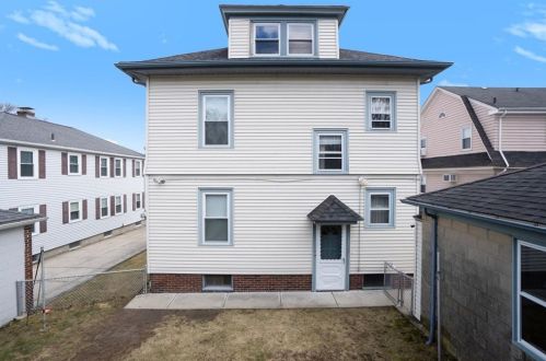 304 Mount Pleasant Ave, Providence, RI 02908-3810