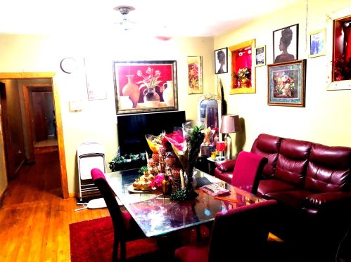 8209 Muskegon Ave, Chicago, IL 60617-2130