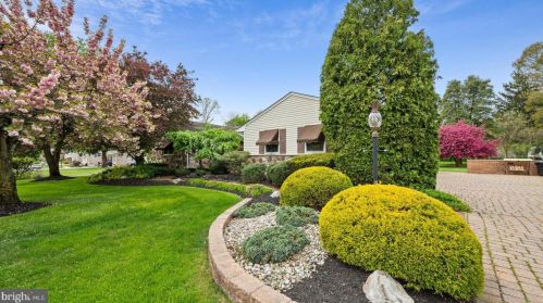 417 Paxson Ave, Trenton, NJ 08690-1914