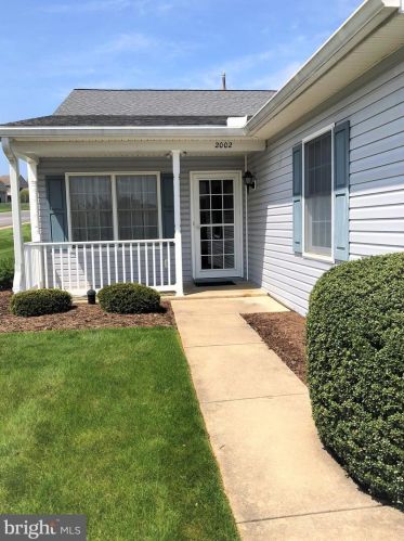 2002 Faversham Way, York, PA 17402-7543