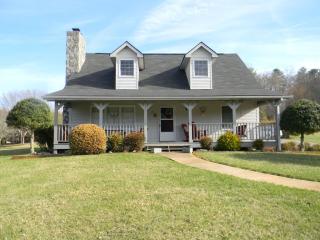73 Rivercrest Ct, Canton, NC 28716-6326