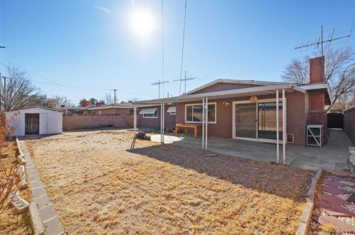 45216 Lorimer Ave, Lancaster CA 93534-1318 exterior