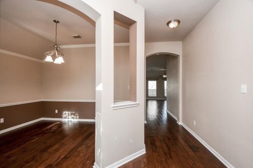 3715 Crescent Dr, Pearland, TX 77584-9456