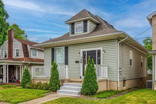 368 New York Ave, Rochester, PA 15074-1909