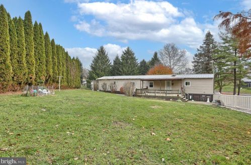 606 Spg Gdn St, Carlisle PA  17013-2526 exterior