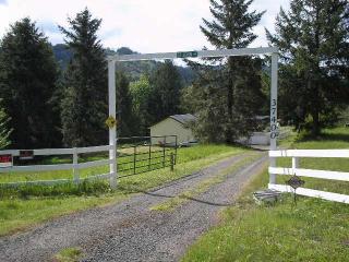 37400 Thimbleberry Dr, Gaston, OR 97119-8586