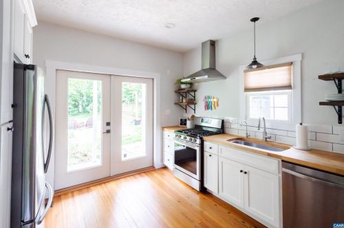 1112 Montrose Ave, Charlottesville VA  22902-6236 exterior