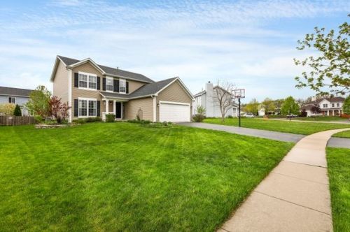 1301 Sommer Ln, Minooka, IL 60447-4551