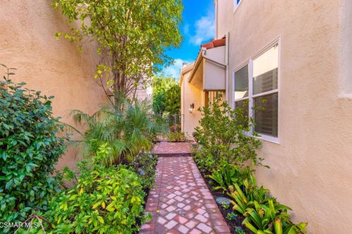 23045 Park Dulce, Calabasas, CA 91302-2801