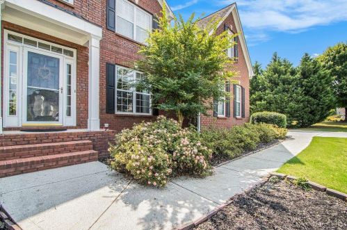 3418 Seneca Farm Dr, Buford, GA 30519-8401