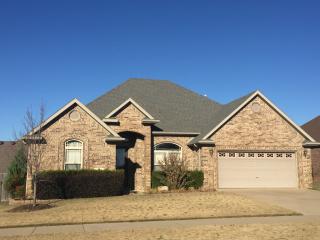 6226 Persimmon St, Fayetteville, AR 72704-7054