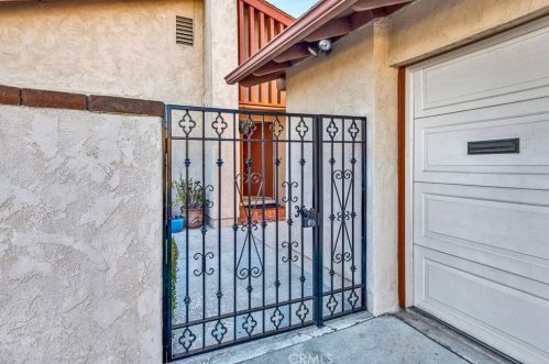 10818 La Fonda Cir, Santa Ana, CA 92708-3917