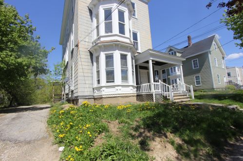 120 College St, Lewiston ME  04240-6894 exterior