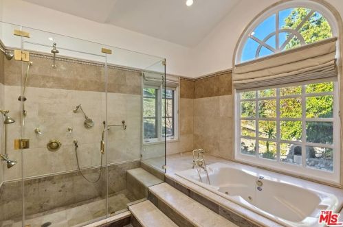 4601 Balboa Ave, Van Nuys CA  91316-4106 exterior
