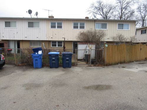 663 Nelson Ln, Des Plaines, IL 60016-1039