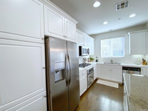 8057 Sorrento Ln, Stanton, CA 90680-3386