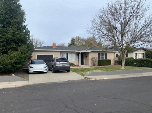 1105 Betty Ln, Modesto, CA 95350-5614