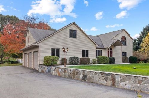 222 Long Swamp Rd, Waterbury, CT 06716-1413