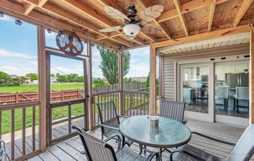 1151 Bradbury Cir, Carol Stream IL  60188-3903 exterior