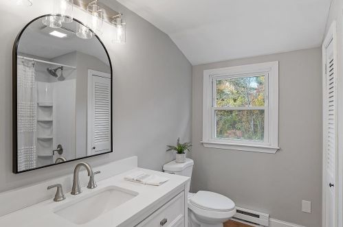 23 Floyd Rd, Derry NH  03038-4822 exterior