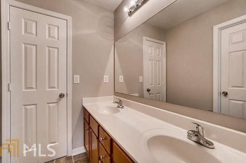 5608 Baffin Rd, Atlanta GA  30349-1790 exterior