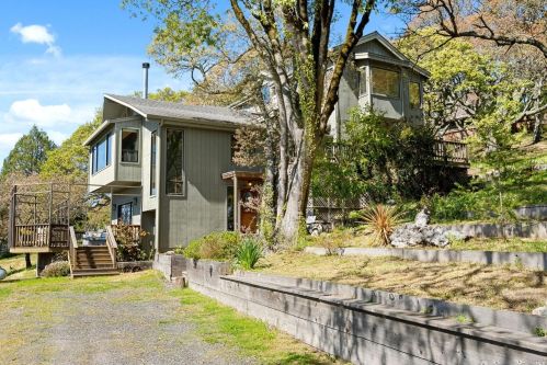 10830 Jack Tar Dr, Sebastopol, CA 95472-9530