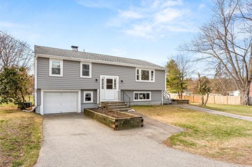 3 Silver St, Derry, NH 03038-4247